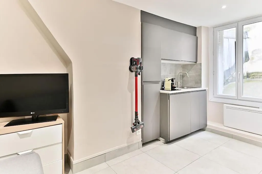 Апартаменты Studio Confortable Au Coeur Du Quartier Sentier *