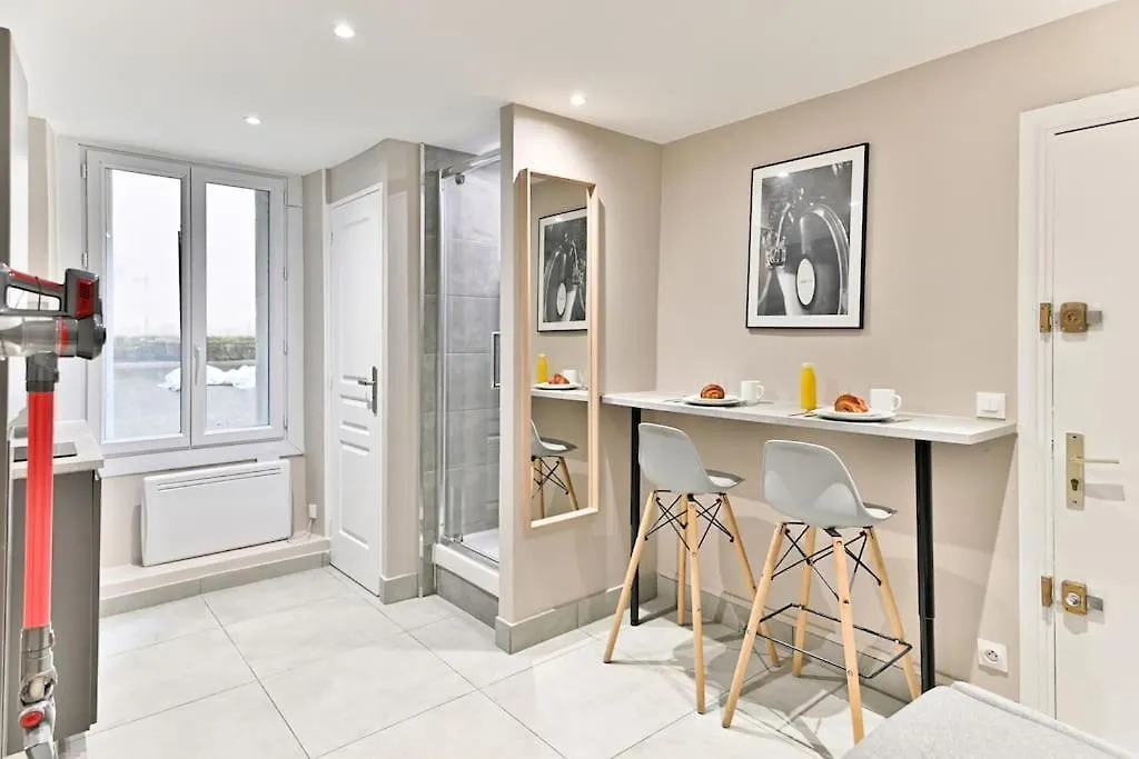 Studio Confortable Au Coeur Du Quartier Sentier Апартаменты *